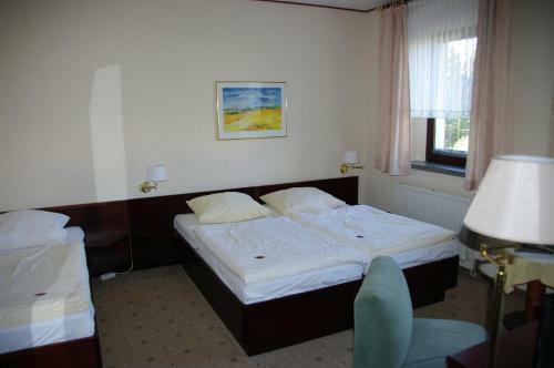 Landhotel Goldener L�we Mit Pension Am Taurastein