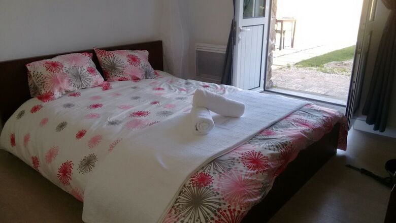 Hostal F3 Guest House