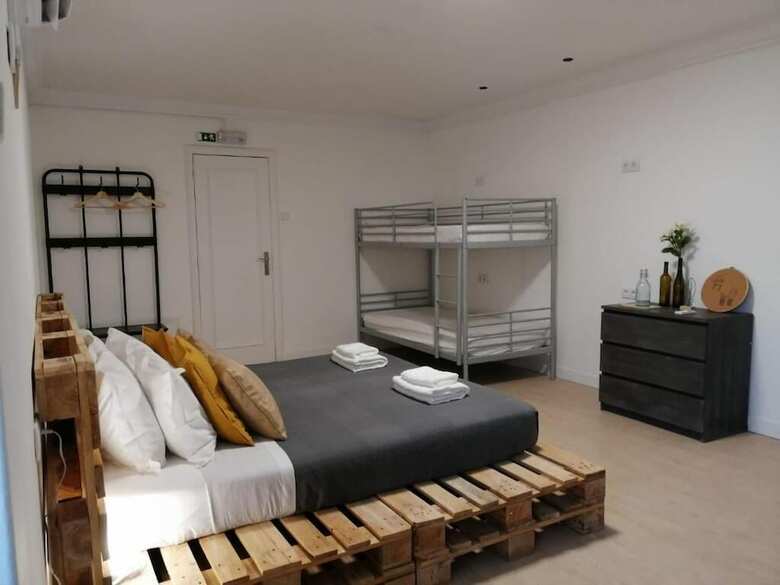 Hostal F3 Guest House