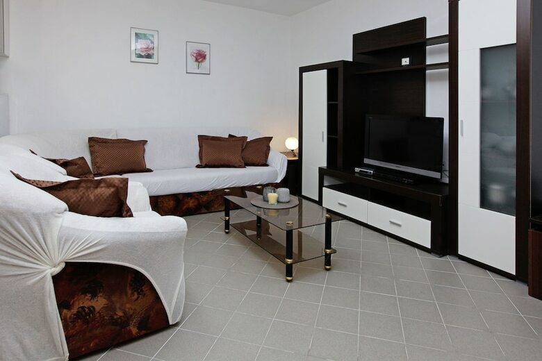 Rose Garden Apartments