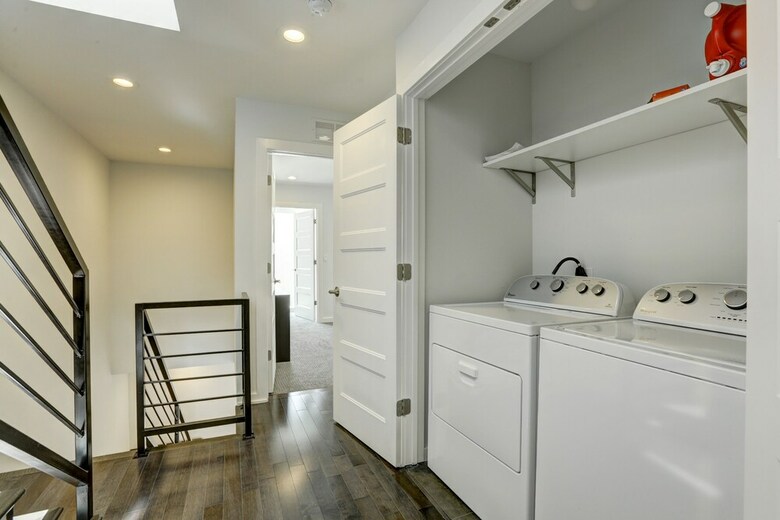 Built In 2017 Luxurious 4 Br Home In Dt