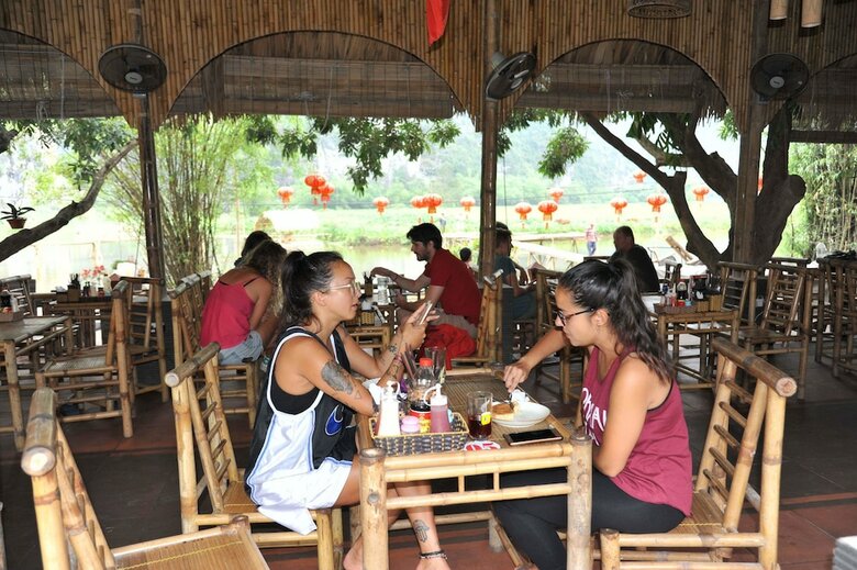 Hostal Quoc Khanh Bamboo Homestay