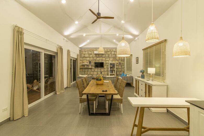 Cashew Cashew Villa