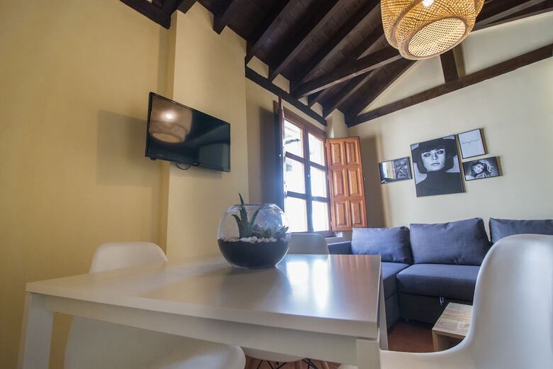 Apartamentos Nahira Suites 3000