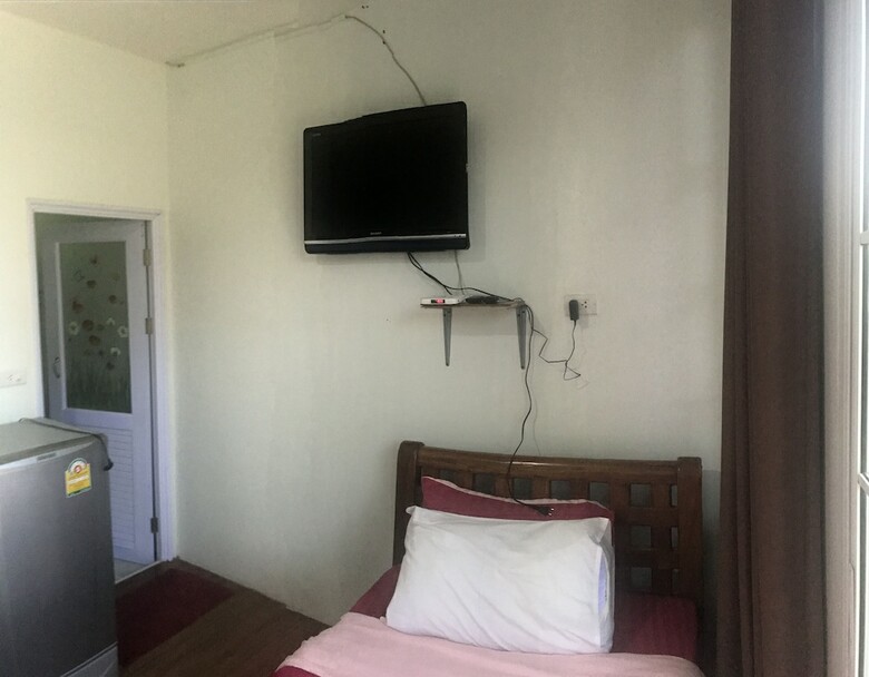 Hotel The Point At Airport