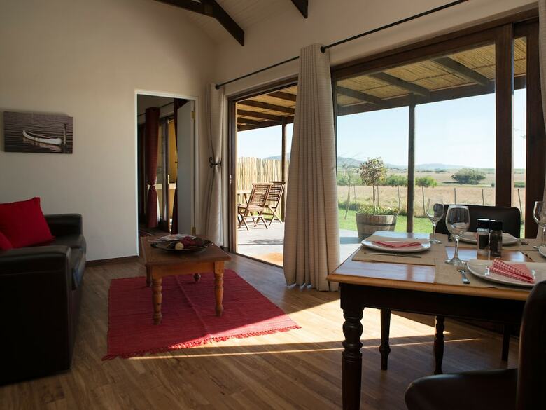 Aparthotel Wild Clover Cottages