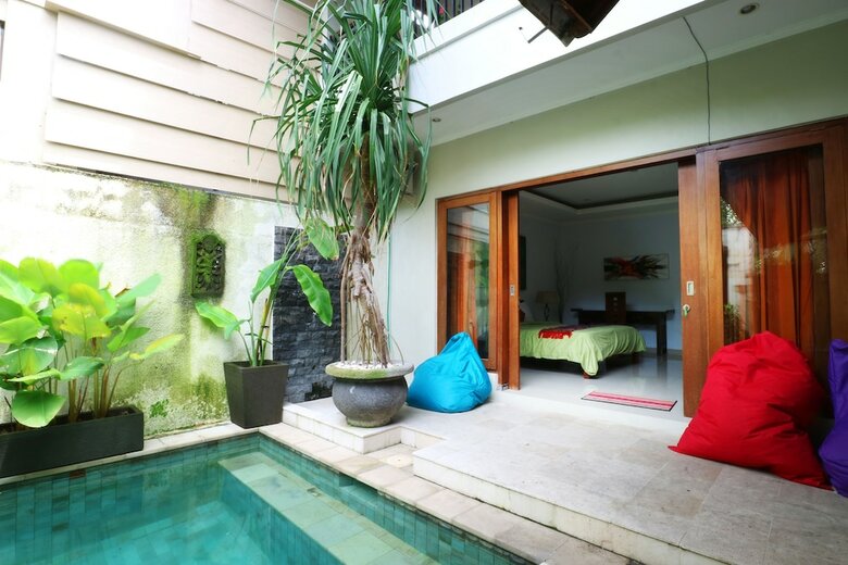 Hotel Pulasari Homestay & Villa