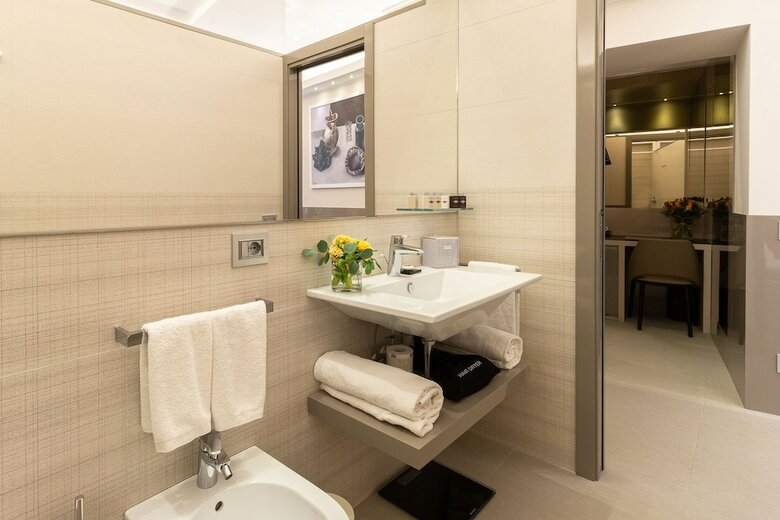 Harry's Bar Trevi Hotel & Restaurant