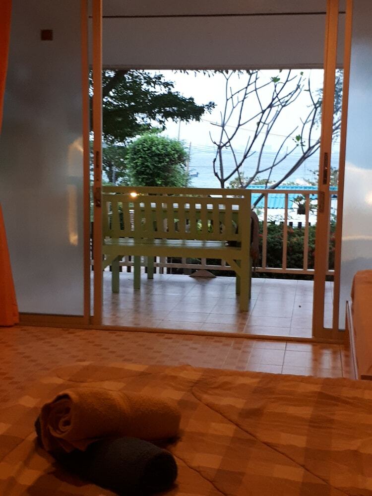 Hotel Insook Ko Larn Guesthouse