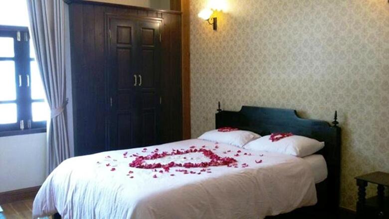 Hotel The Royal Thatien Village