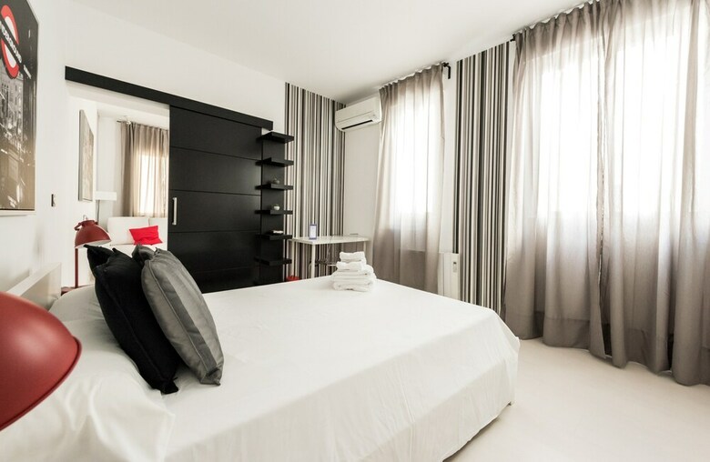 Apartamentos Plaza de La Morer�a City Center