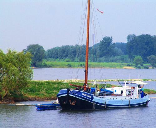 Hostal Rheinriver Guesthouse - Art Hotel