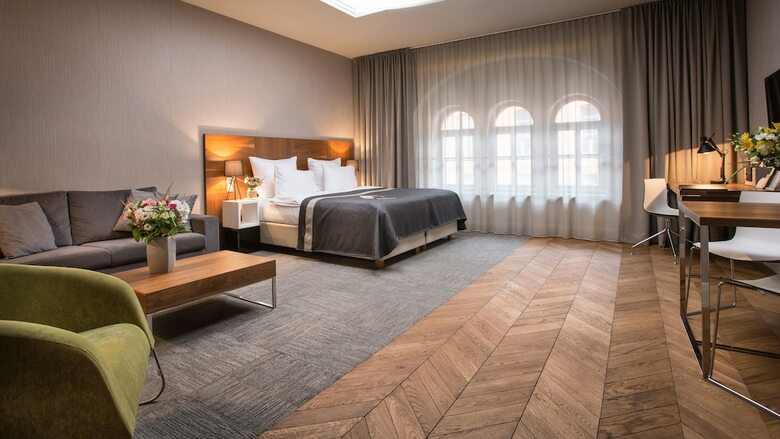 City Park Hotel & Residence