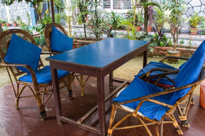 Hotel Giri Guest House