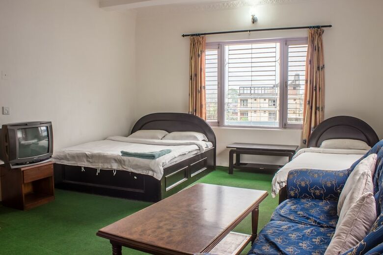 Hotel Giri Guest House