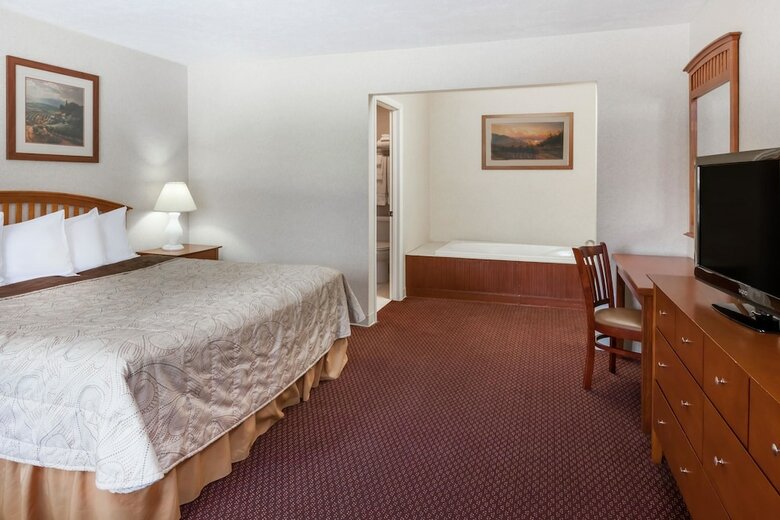 Motel Howard Johnson By Wyndham Traverse City