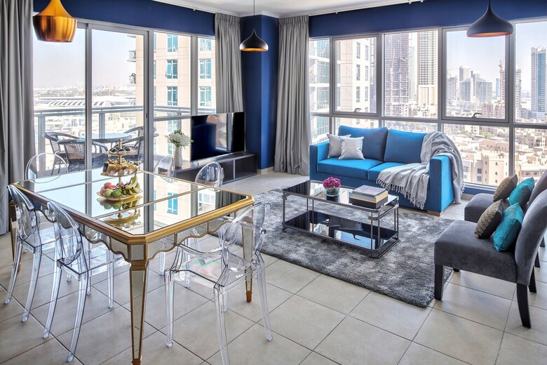 Luxury Staycation - The Residences Tower
