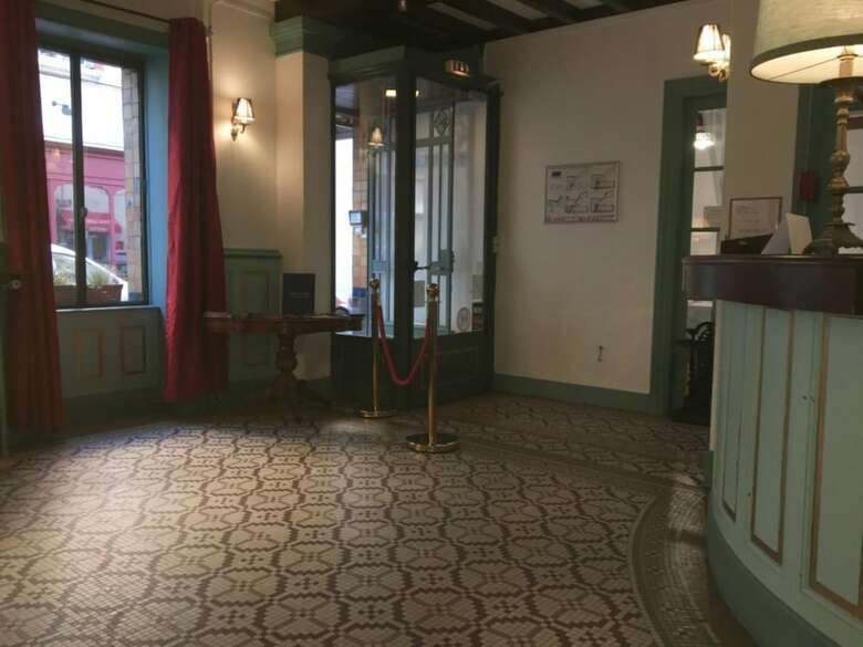 The Old Hotel Ravel
