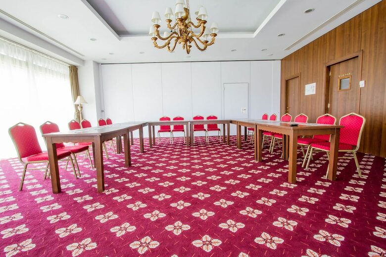 Hotel Ramada By Wyndham Brasov