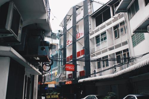 Henry's Hotel & Gastropub