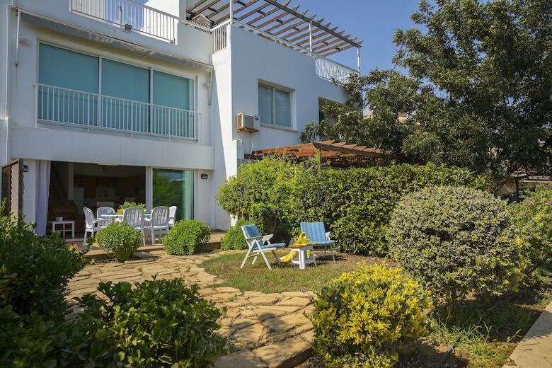 Apartamentos Sirina Lina Beachfront Suite
