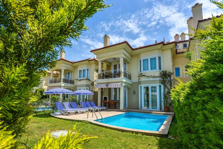 Sunset Beach Villas And Apartments