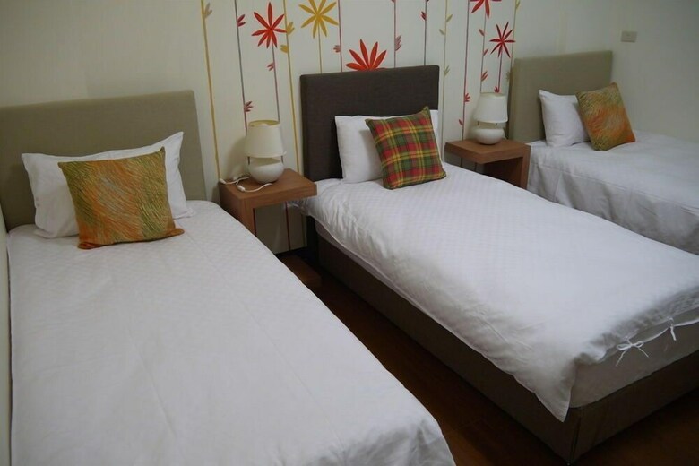Hotel Funtrip - Lucky Strawberry