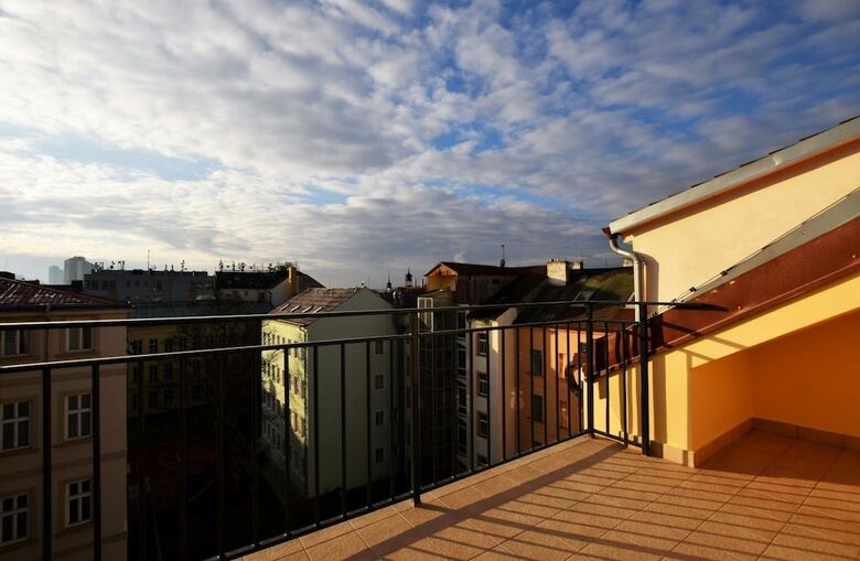 Wenzigova Apartments