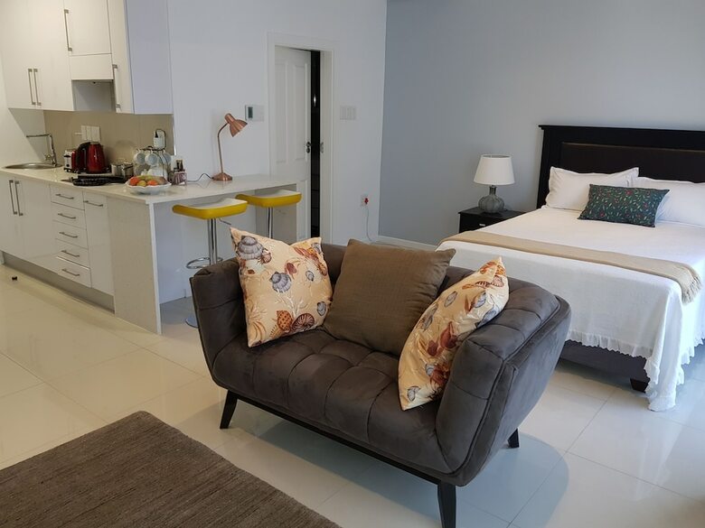 Hotel Apartments At Itowers Cbd Gaborone