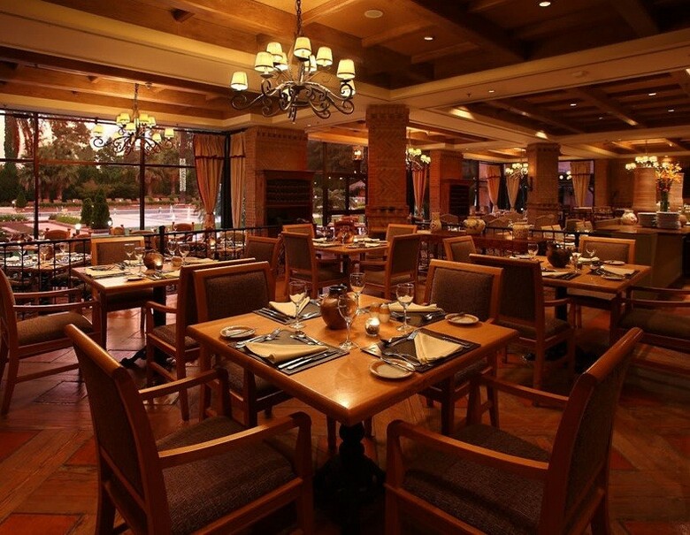 Sheraton Pilar Hotel & Convention Center