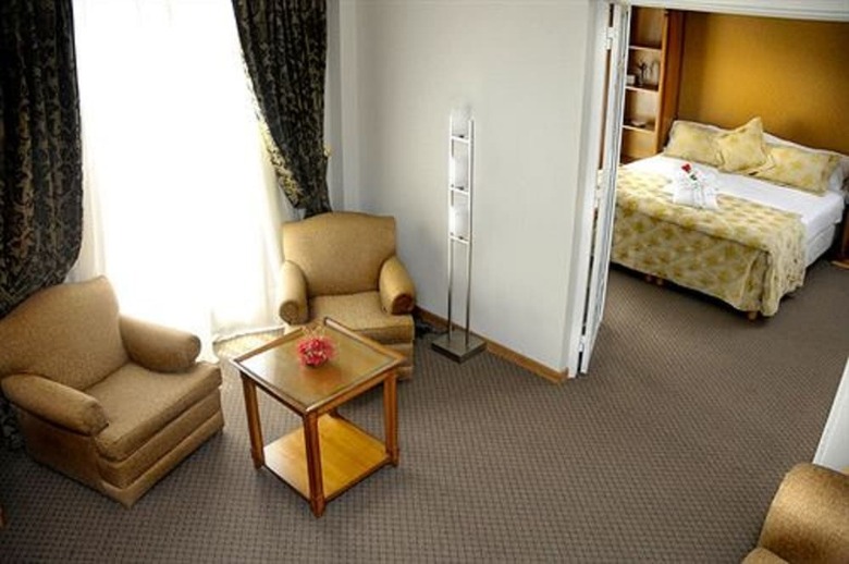 San Nicol�s Plaza Hotel