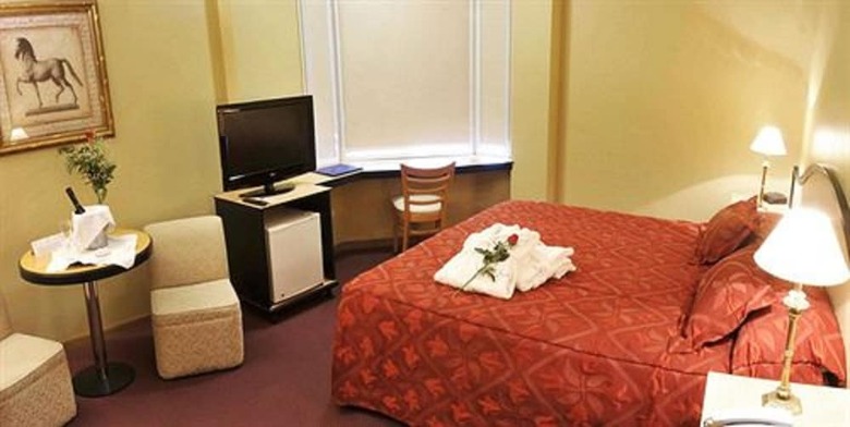 San Nicol�s Plaza Hotel