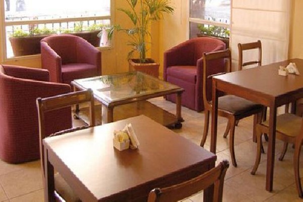 Naindo Park Hotel