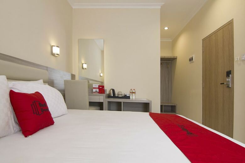 Hotel Reddoorz Near Universitas Diponegoro