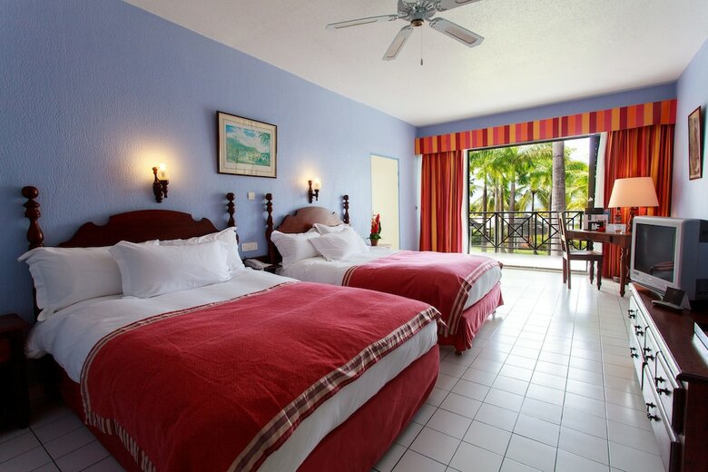 Hotel Bakoua Les Trois Ilets