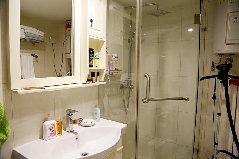 Beijing Sanlitun 2-bedroom Spacious Apartment