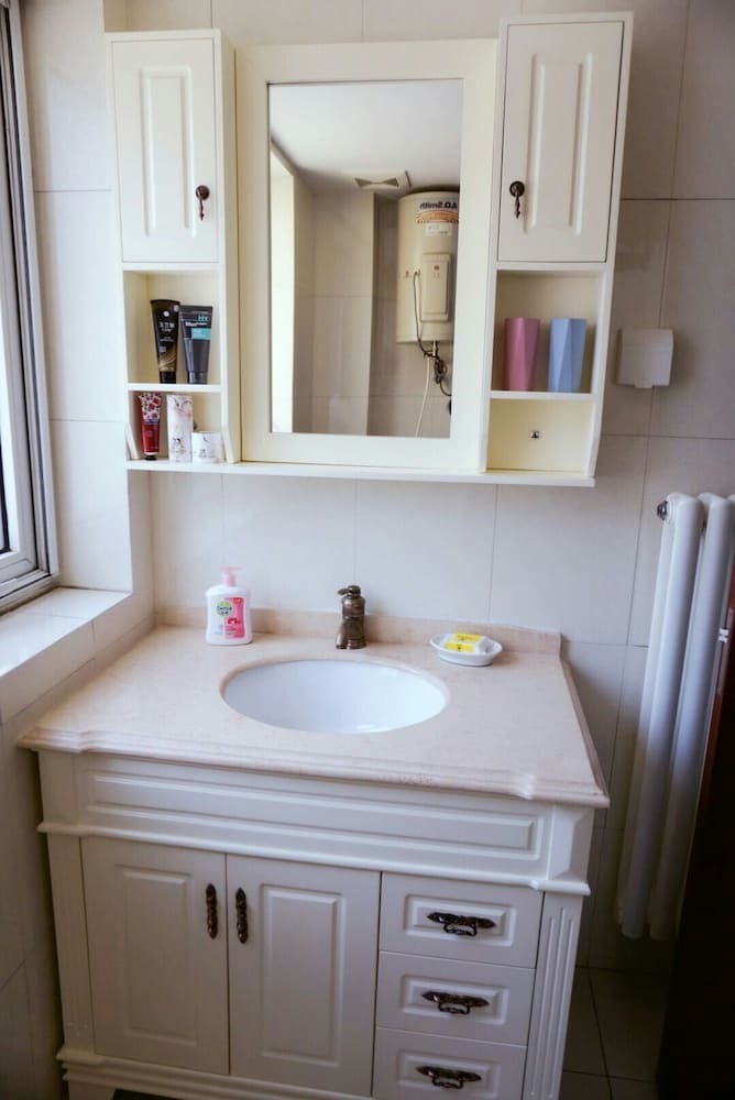 Beijing Sanlitun 2-bedroom Spacious Apartment