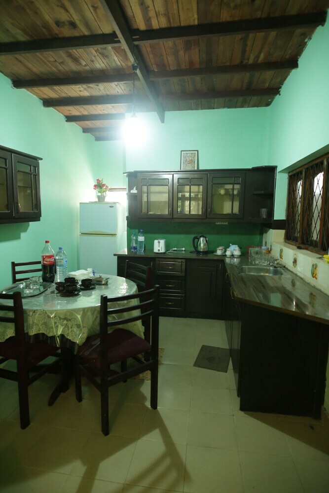 Hotel Araliya Holiday Bungalow