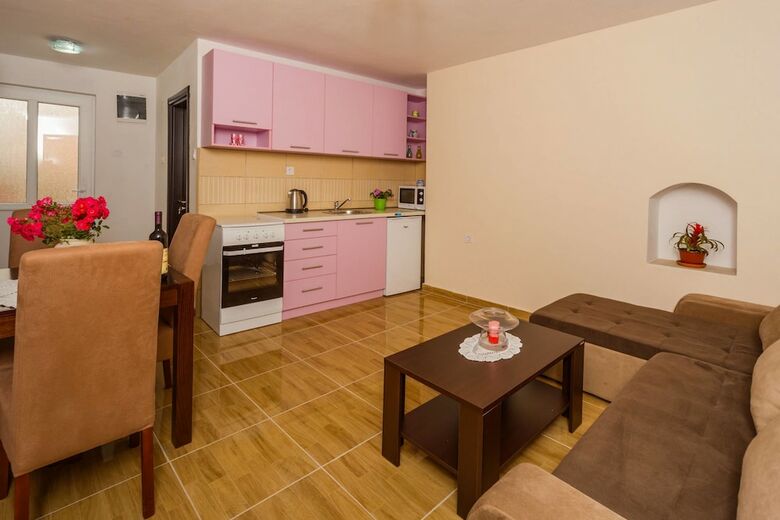 Paradise Bay Apartments
