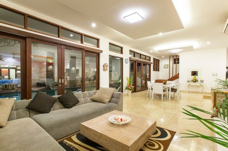 Villa Club Corner Residence By Nagisa Bali