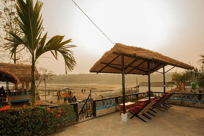 Hotel Chitwan Tiger Camp