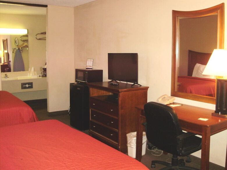 Hotel Trade Winds Central Inn