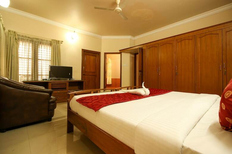 Hotel Oyo 6955 Eyrie Comfort Suites