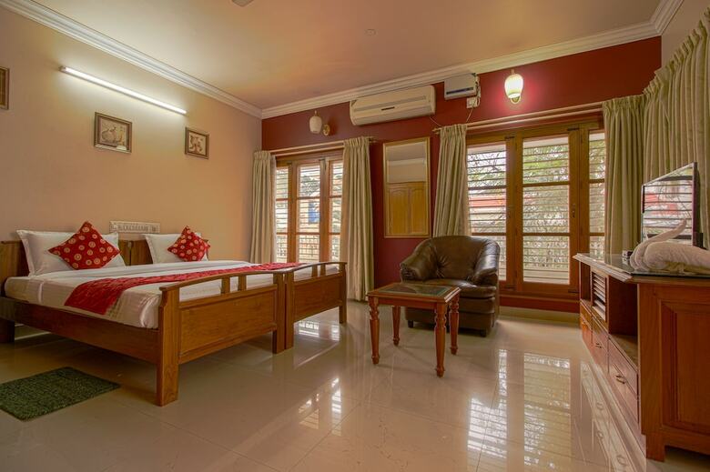 Hotel Oyo 6955 Eyrie Comfort Suites