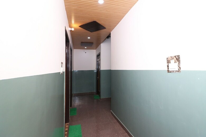 Oyo 2407 Hotel Gera's M1