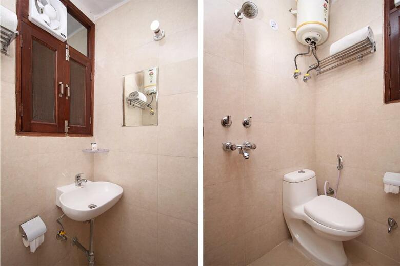 Hotel Oyo 9273 Surya Palace