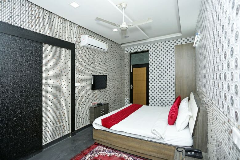 Hotel Oyo 8481 Le Tara Residency