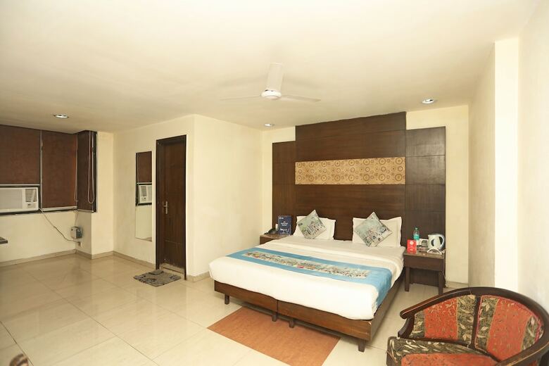 Oyo 1824 Hotel Grand Peepal