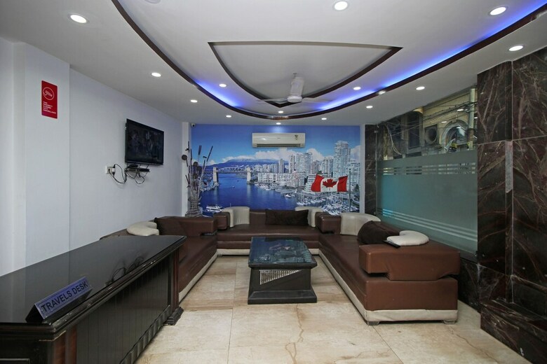 Oyo 8933 Hotel Cg International