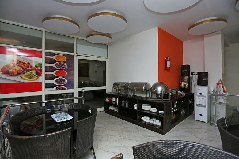 Hotel Oyo 5409 Airport Inn